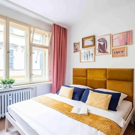 Golden Sunny Apartment, Centre, For 3 People *